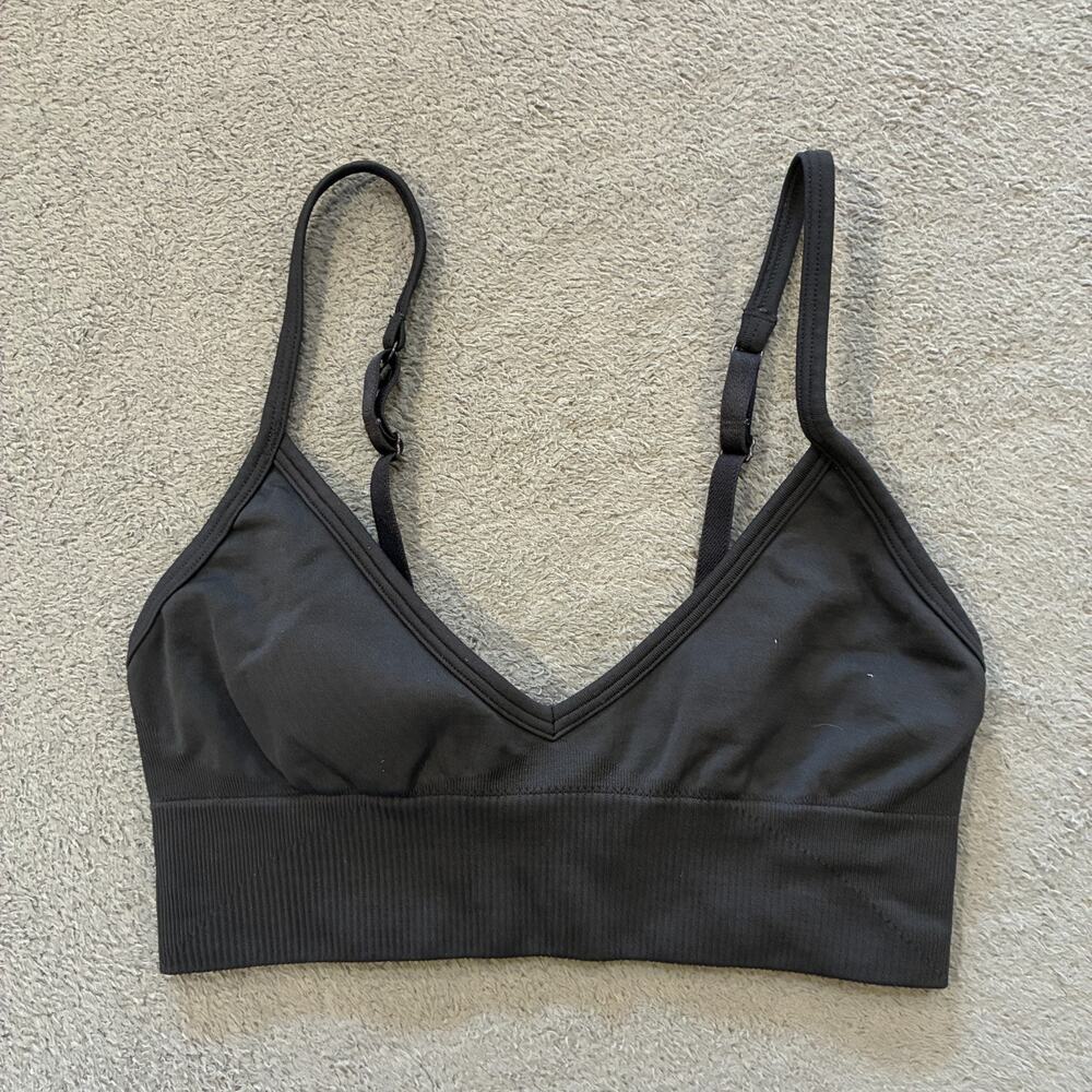 Lululemon Ebb to Street Black Seamless V-Neck Ribbed Workout Bra Women's Size 4